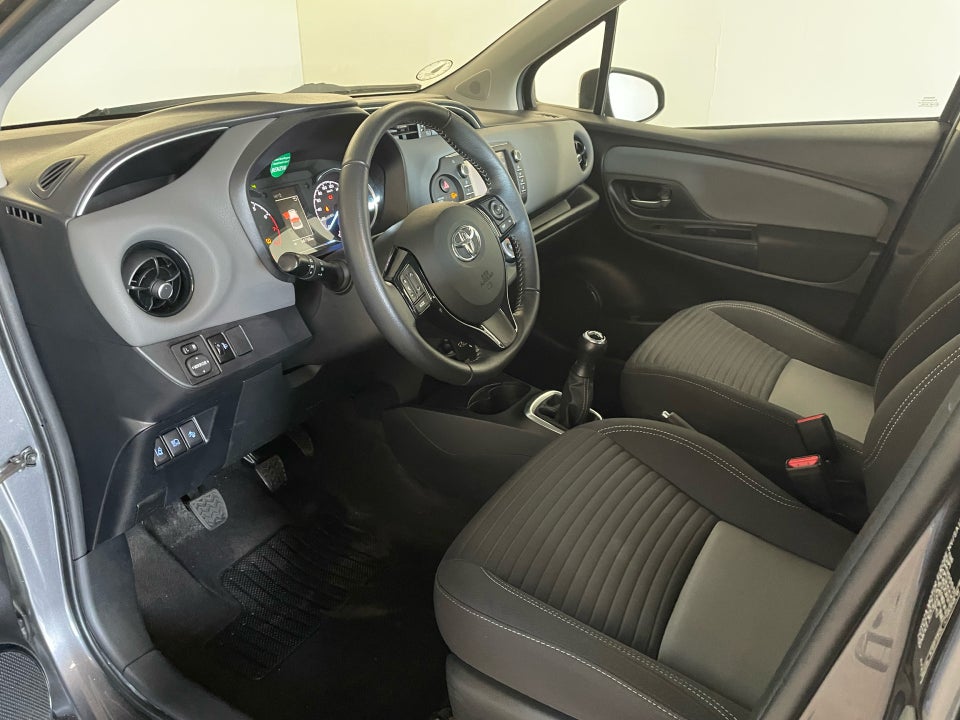 Toyota Yaris 1,0 VVT-i T2 5d