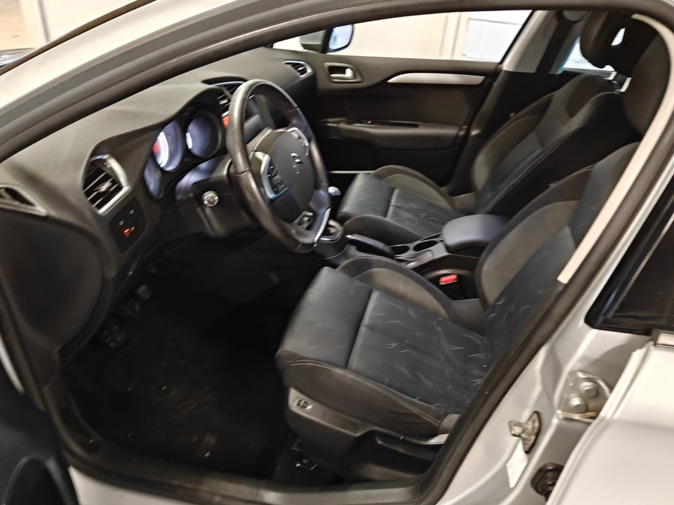 Citroën C4 1,6 e-HDi 115 Seduction 5d