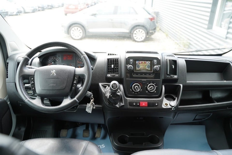 Peugeot Boxer 335 2,2 BlueHDi 140 L3H2 Premium