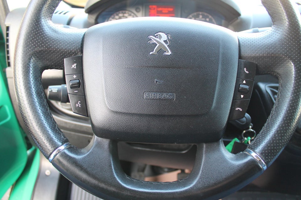 Peugeot Boxer 333 2,2 BlueHDi 140 L3H2 Premium