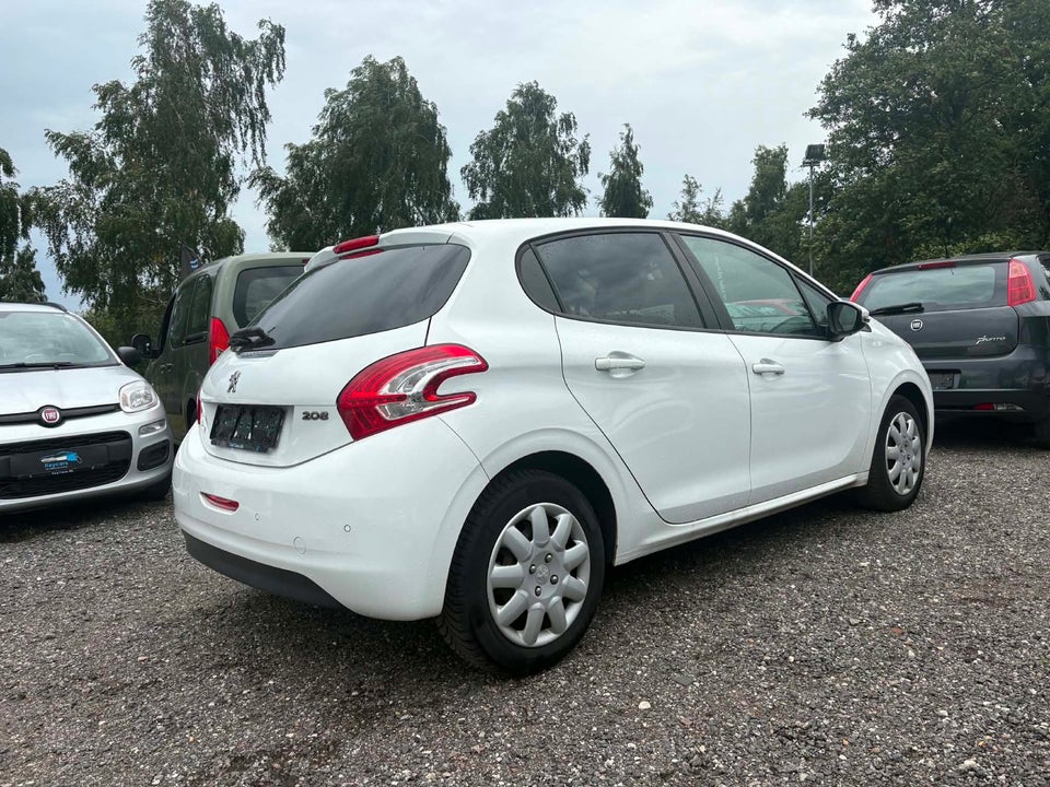 Peugeot 208 1,2 VTi Access 5d