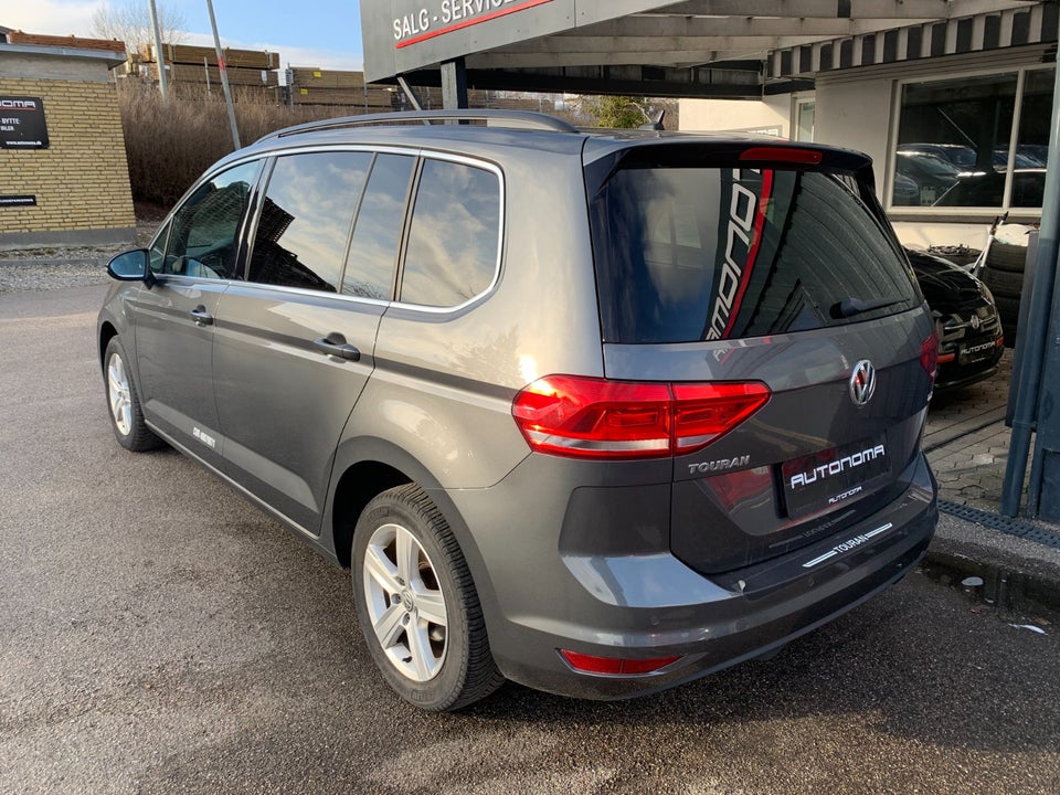 VW Touran 1,6 TDi 115 Highline DSG Van 5d