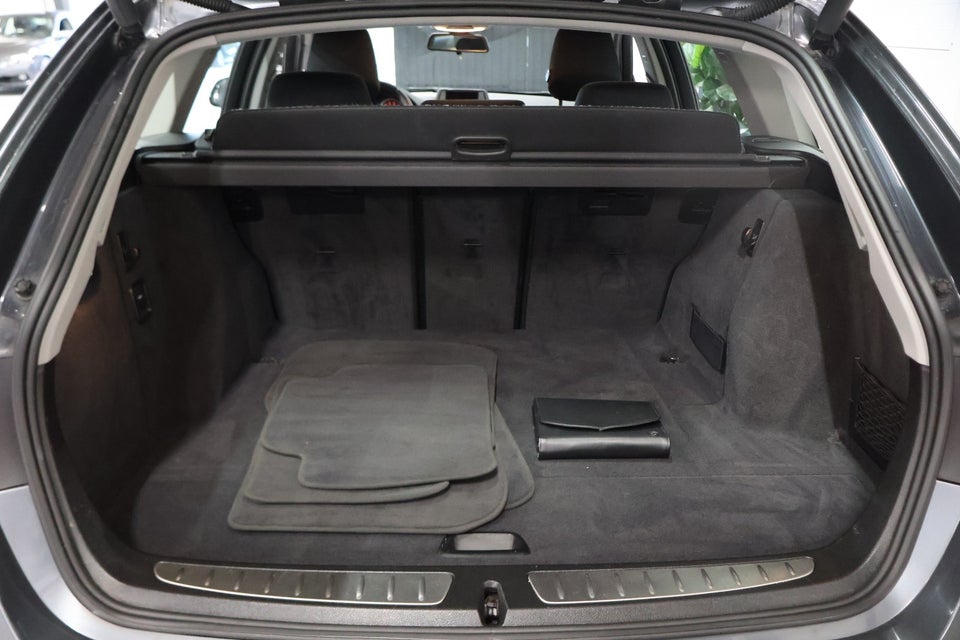 BMW 320i 2,0 Touring aut. 5d