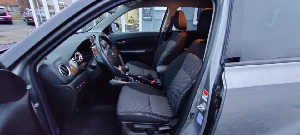 Suzuki Vitara 1,4 mHybrid Active 5d