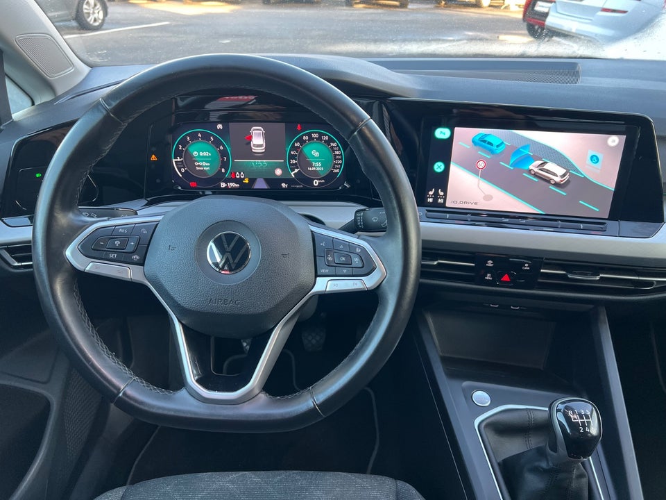 VW Golf VIII 1,5 TSi 130 Life Variant 5d