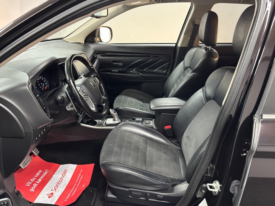 Mitsubishi Outlander 2,4 PHEV Intense CVT 4WD 5d