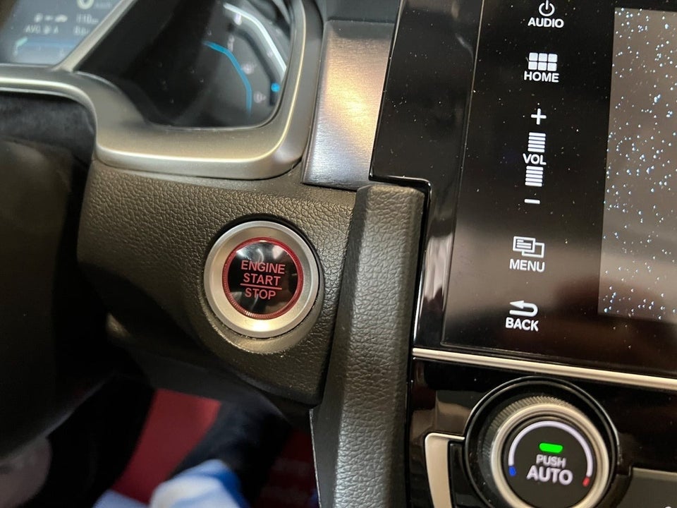 Honda Civic 1,5 VTEC Turbo Executive CVT 4d