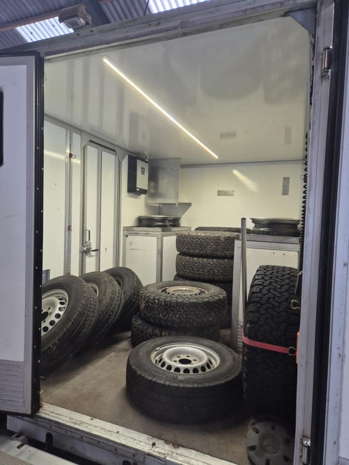 Mercedes Sprinter 319 3,0 CDi Alukasse m/lift 2d