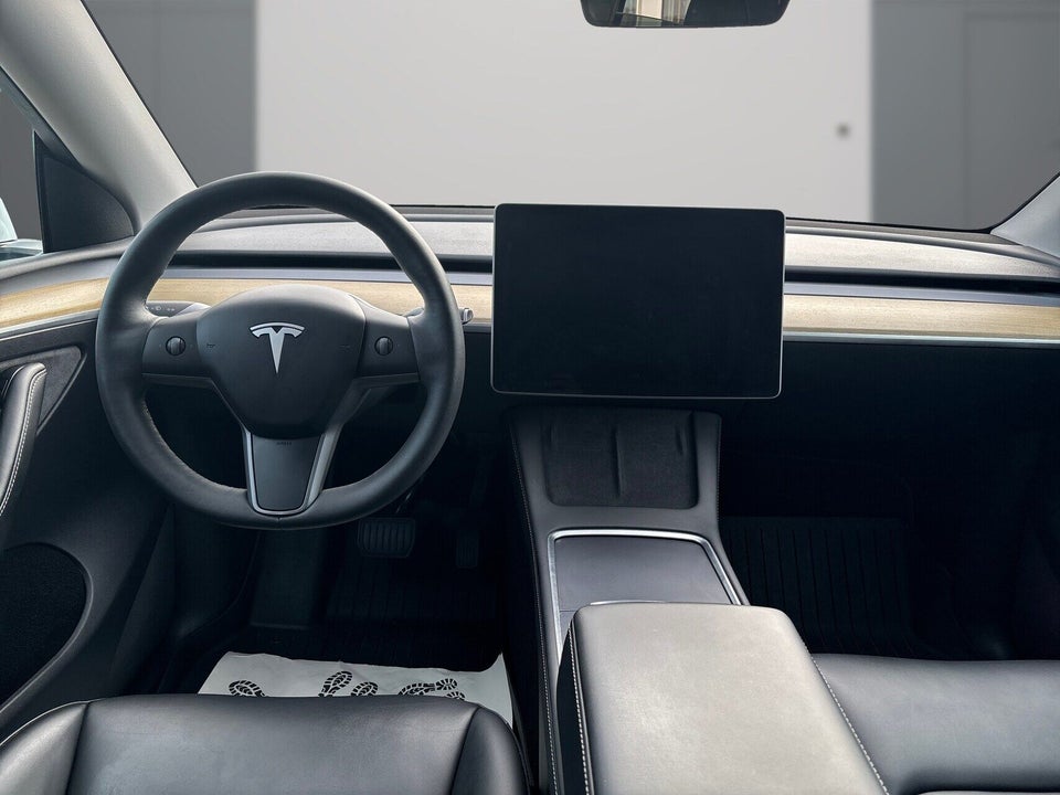 Tesla Model Y RWD 5d