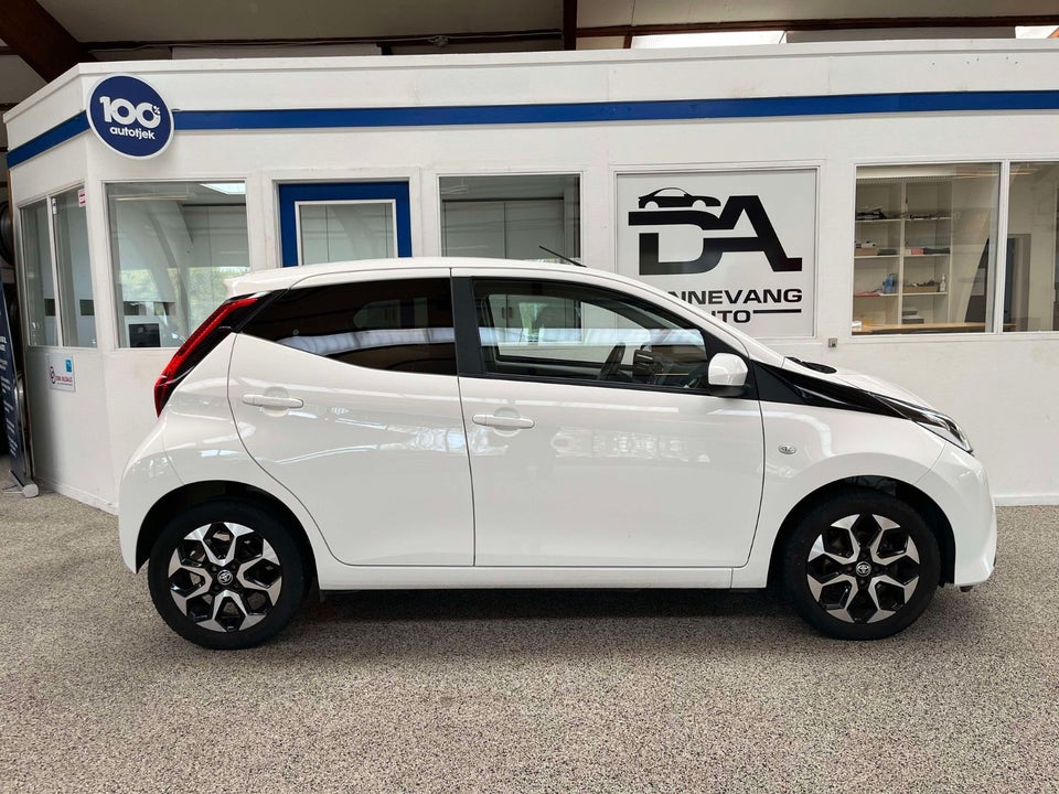 Toyota Aygo 1,0 VVT-i x-press 5d