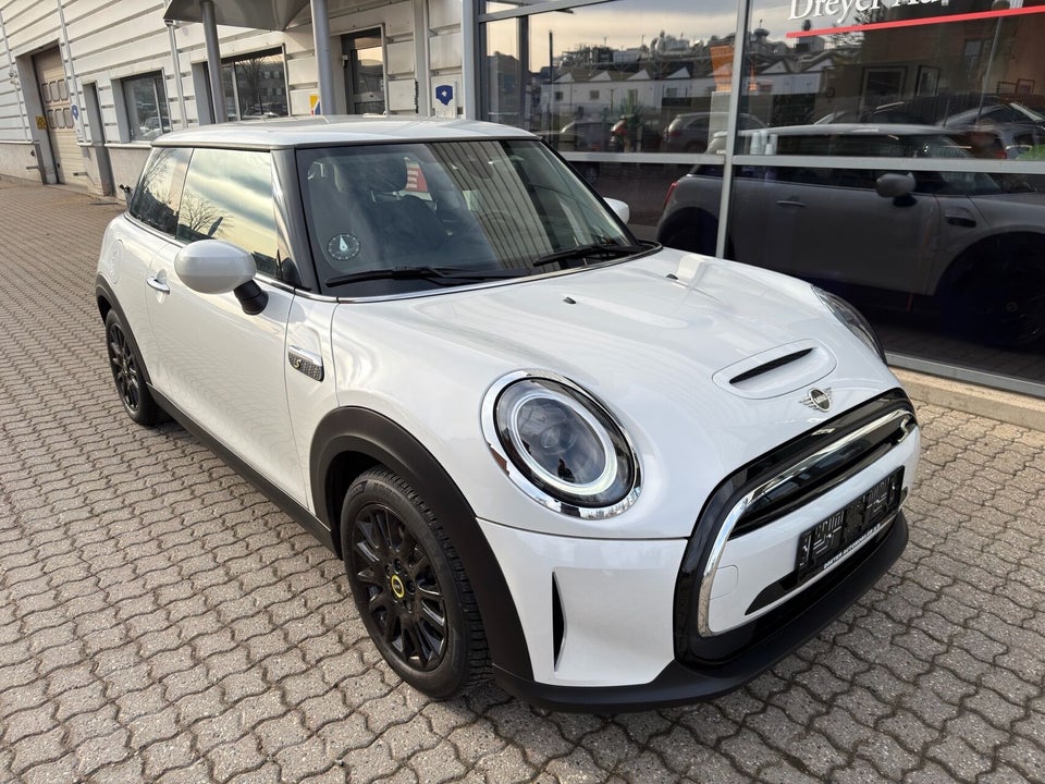 MINI Cooper SE Classic Trim 3d