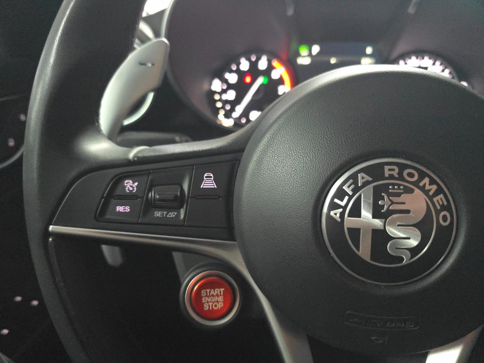 Alfa Romeo Giulia 2,0 T 200 Edizione aut. 4d