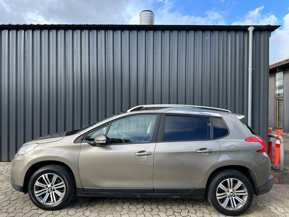 Peugeot 2008 1,2 VTi 82 Allure Sky 5d