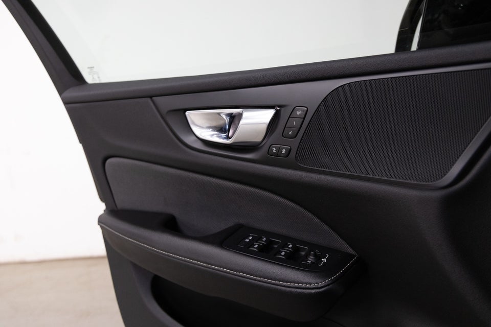 Volvo V60 2,0 T6 ReCharge R-Design aut. AWD 5d