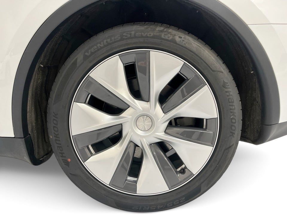 Tesla Model Y RWD 5d