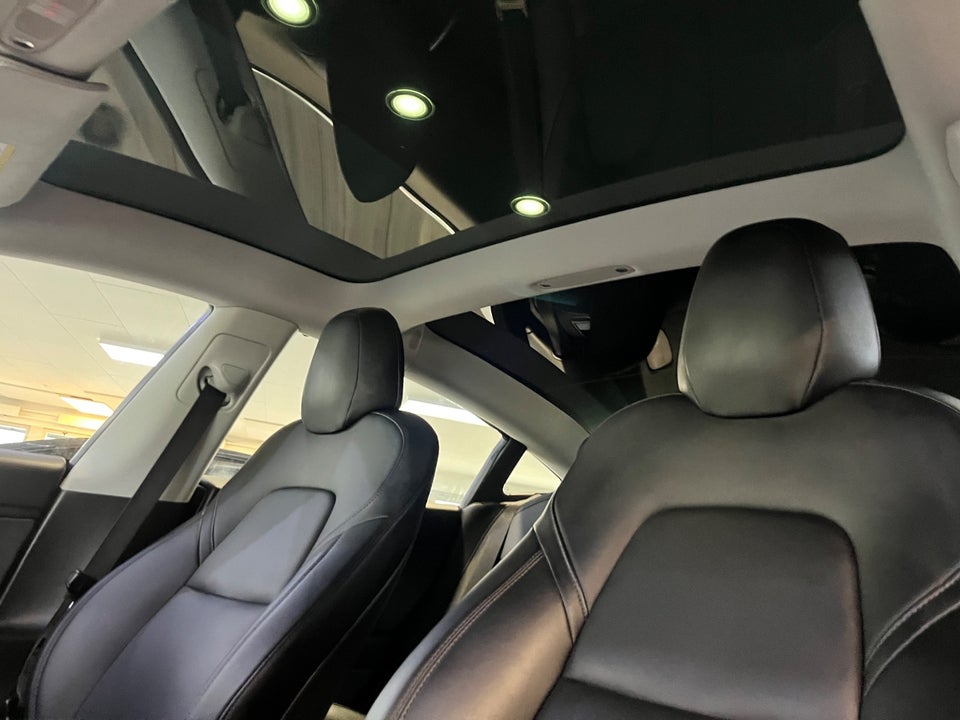 Tesla Model 3 Long Range RWD 4d