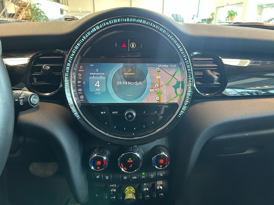 MINI Cooper SE Essential 3d