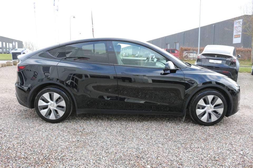 Tesla Model Y Long Range AWD 5d