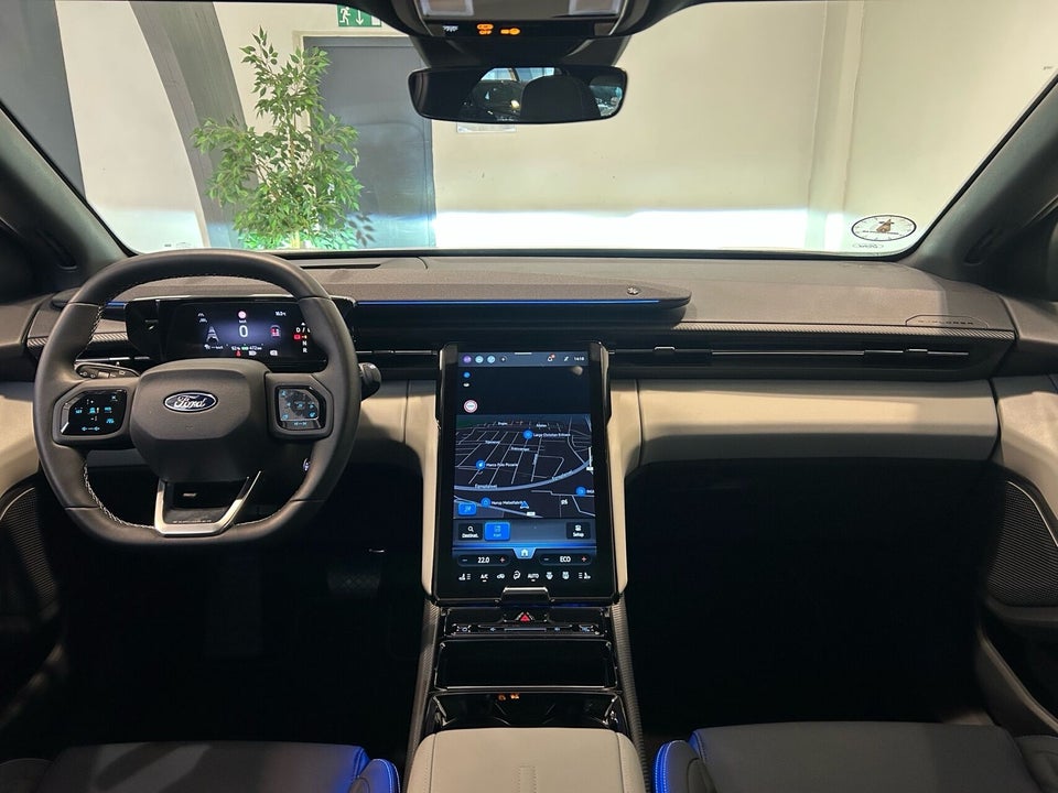 Ford Explorer 77 Premium Extended Range 5d