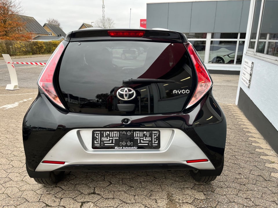 Toyota Aygo 1,0 VVT-i x-black II 5d