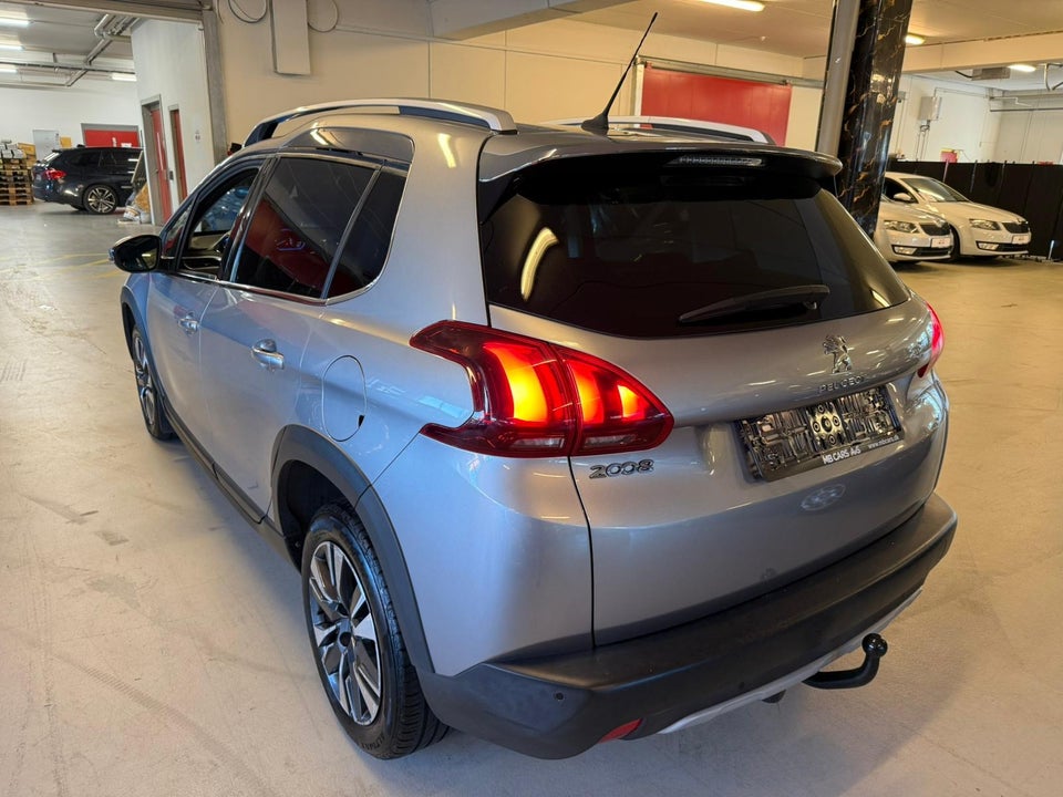 Peugeot 2008 1,5 BlueHDi 100 Allure Sky 5d