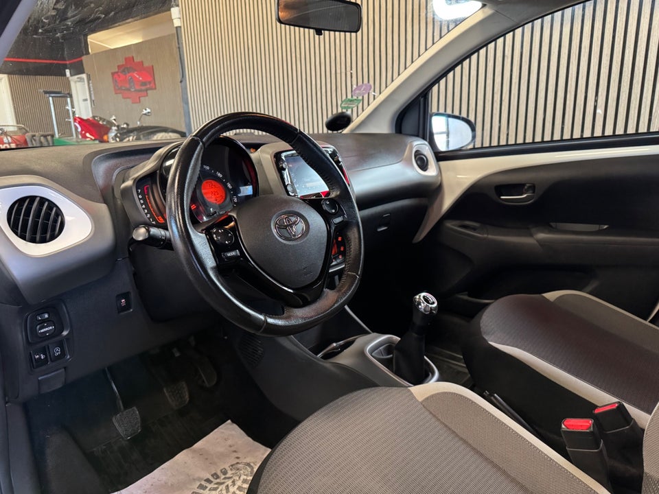 Toyota Aygo 1,0 VVT-i x-sky 5d