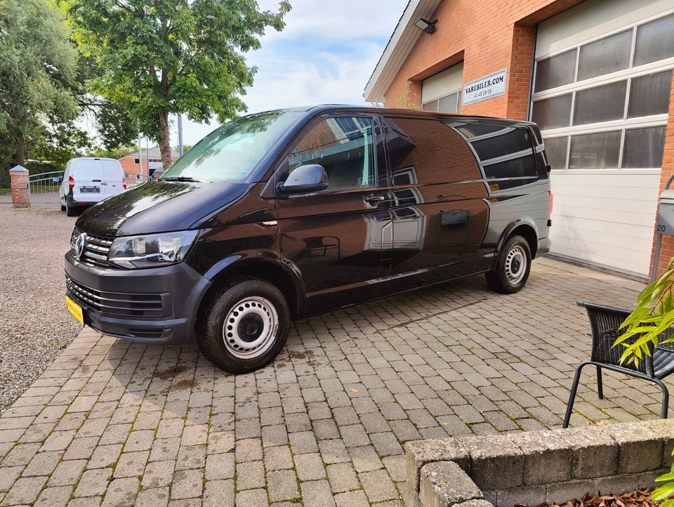 VW Transporter 2,0 TDi 102 Kassevogn lang