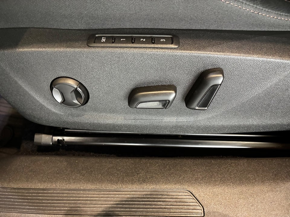 Skoda Enyaq 80 iV Premium Suite 5d