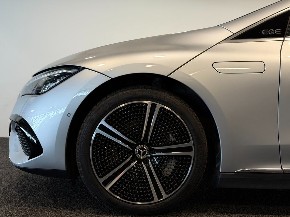 Mercedes EQE300 Electric Art 4d