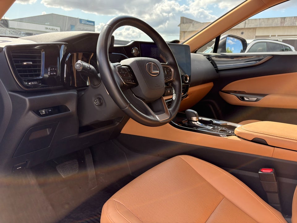 Lexus NX450h+ 2,5 Business+ aut. AWD 5d