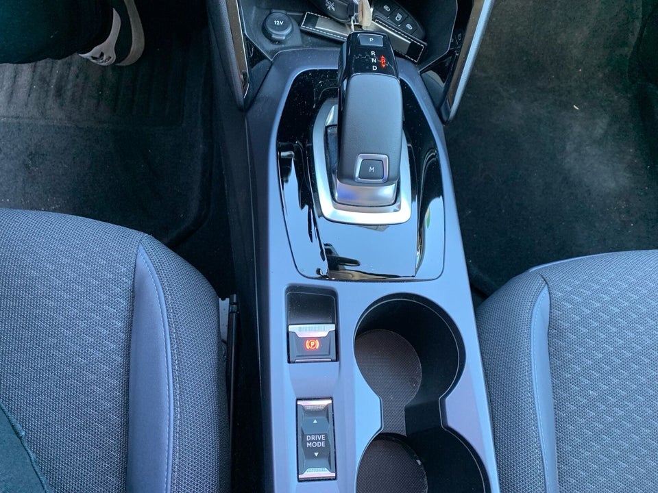 Peugeot 2008 1,5 BlueHDi 130 Allure EAT8 5d