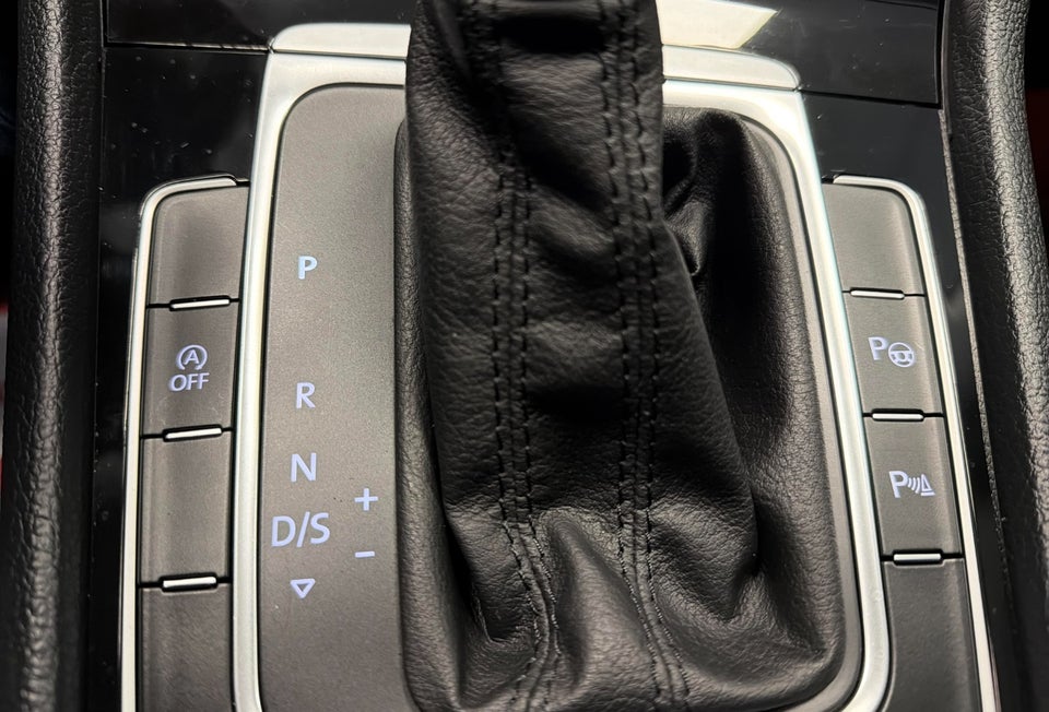VW Golf VII 1,6 TDi 115 Comfortline DSG 5d