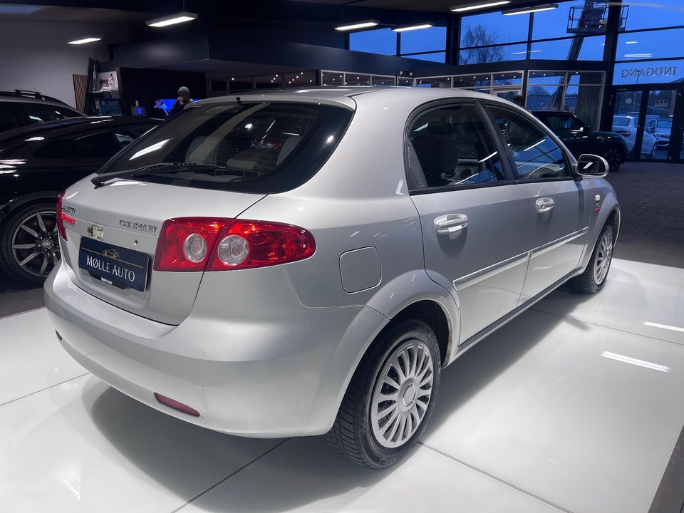 Chevrolet Lacetti 1,6 Classic 5d