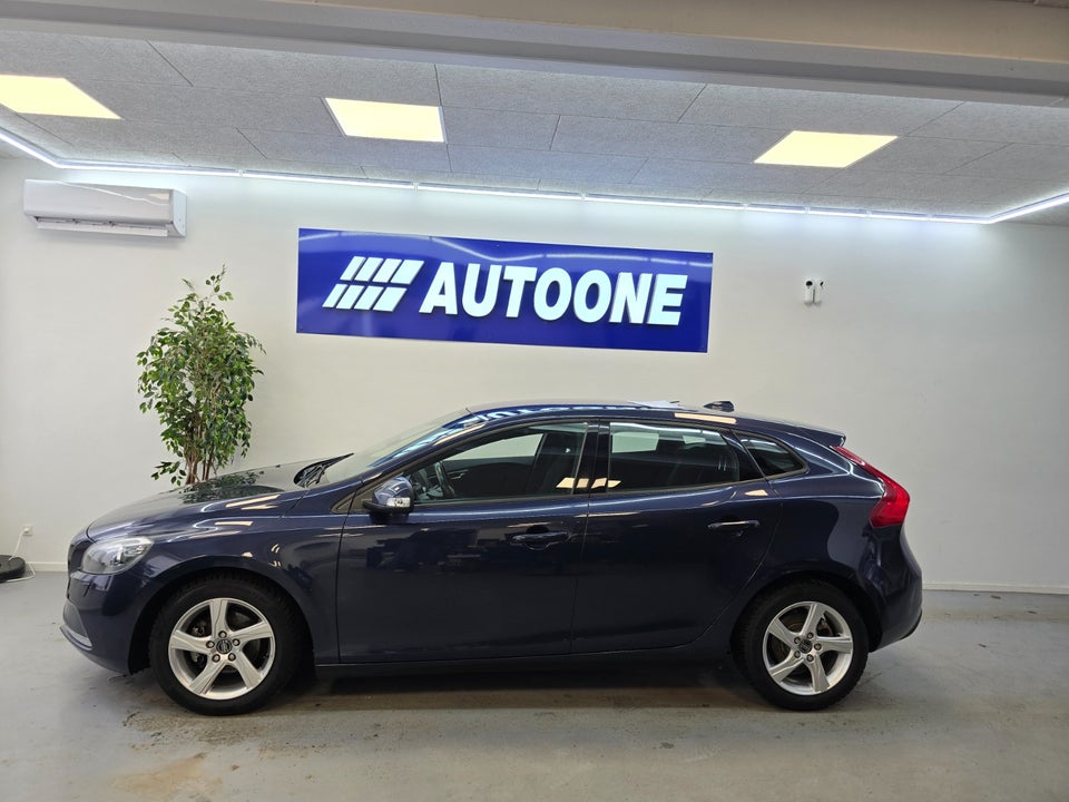 Volvo V40 1,6 D2 115 Kinetic 5d