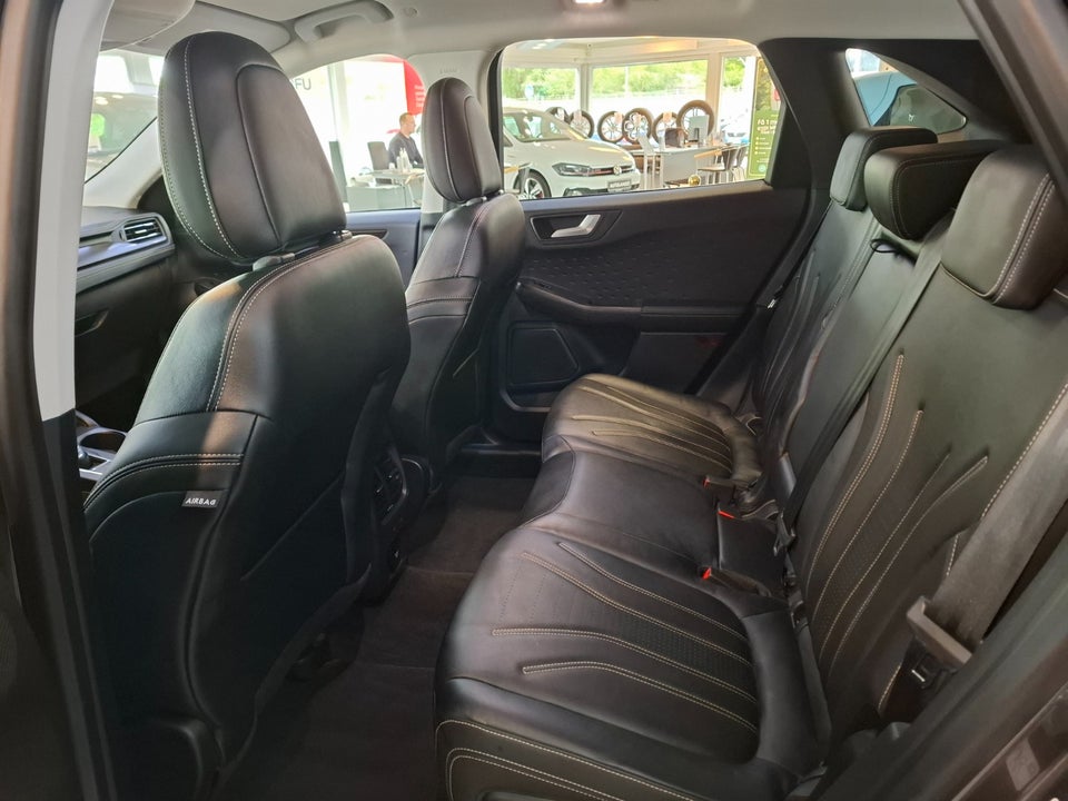 Ford Kuga 2,5 PHEV Vignale CVT 5d