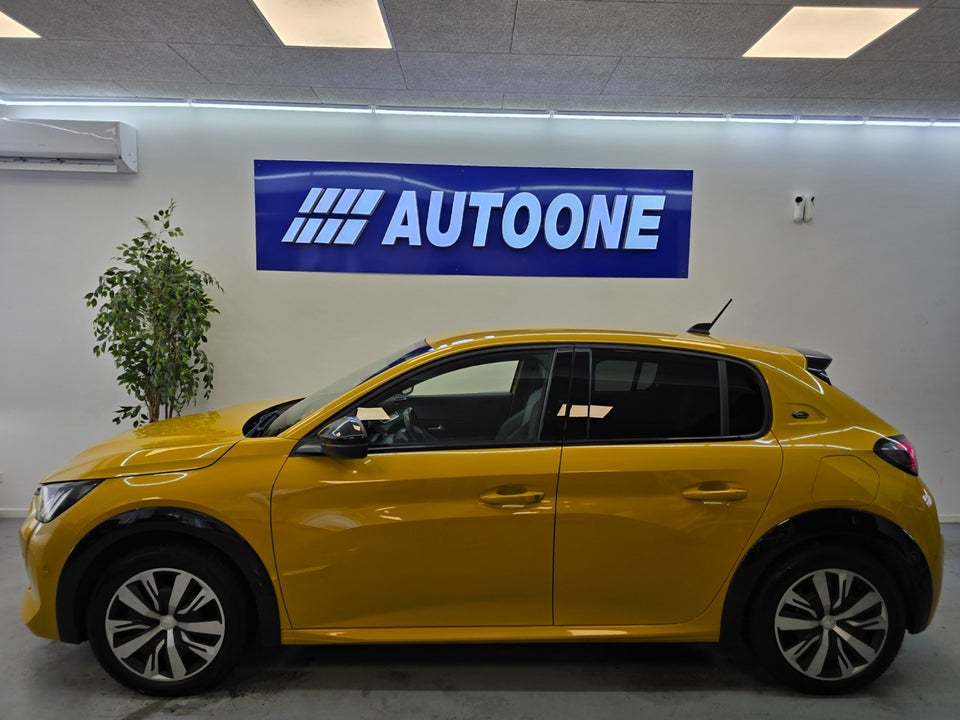 Peugeot e-208 50 GT 5d