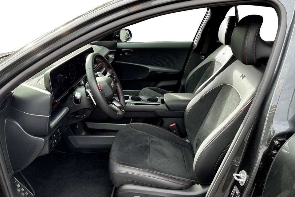 Hyundai Ioniq 6 84 N Line+ AWD 4d