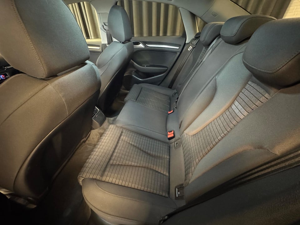 Audi A3 2,0 TDi 150 Sport S-tr. 4d