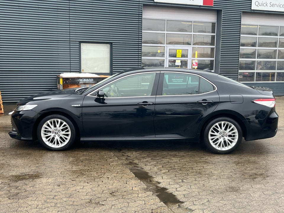 Toyota Camry 2,5 Hybrid H3 Executive CVT 4d