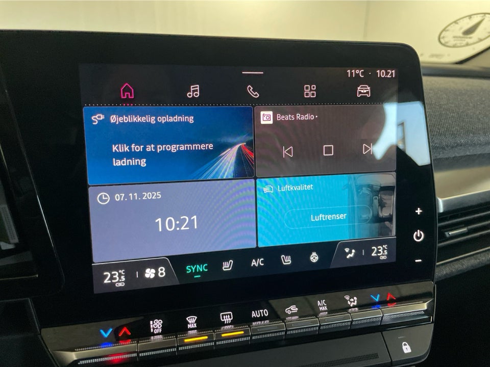 Renault Megane E-Tech 40 Equilibre 5d