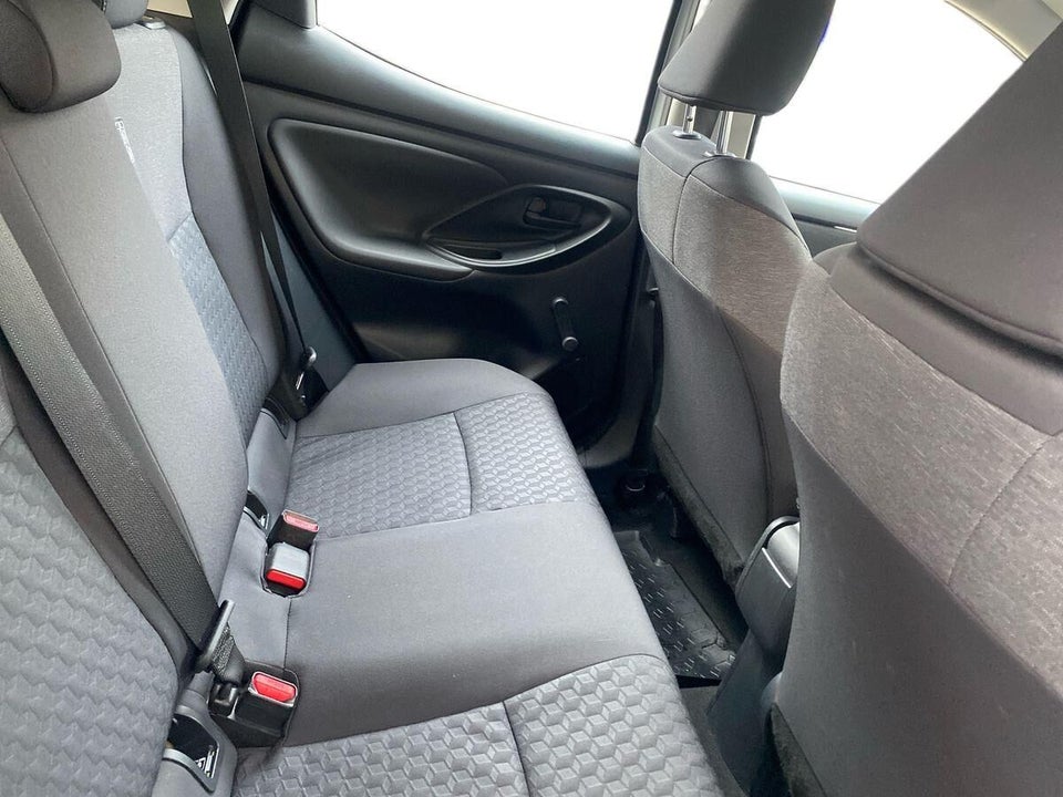 Toyota Yaris 1,5 Hybrid Essential e-CVT 5d