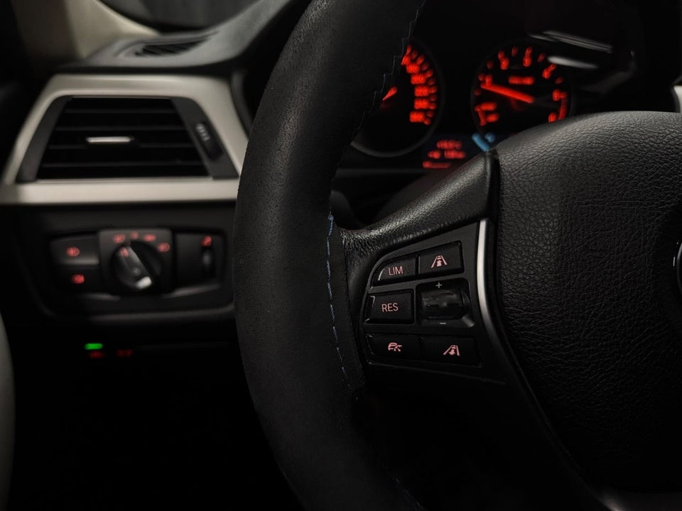 BMW 320d 2,0 Touring xDrive aut. 5d