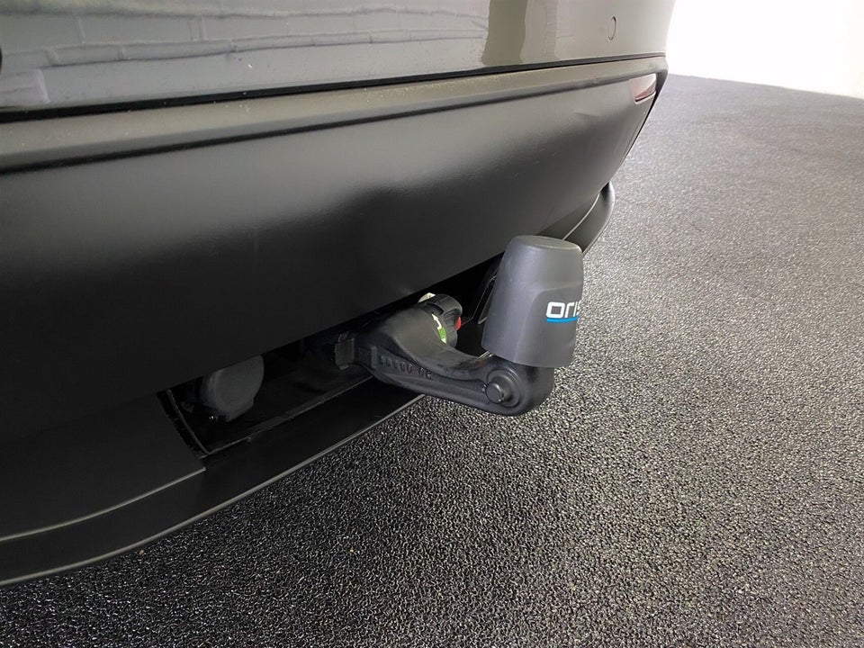 Tesla Model Y Long Range AWD 5d