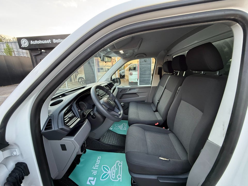 VW Transporter 2,0 TDi 110 Ladvogn kort
