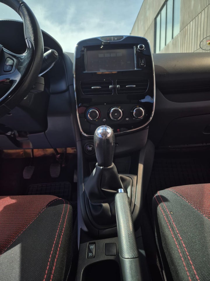 Renault Clio IV 1,2 16V Expression Sport Tourer 5d