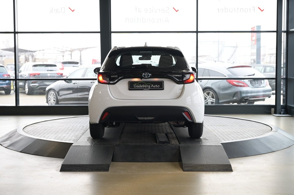 Toyota Yaris 1,5 Hybrid H3 e-CVT 5d