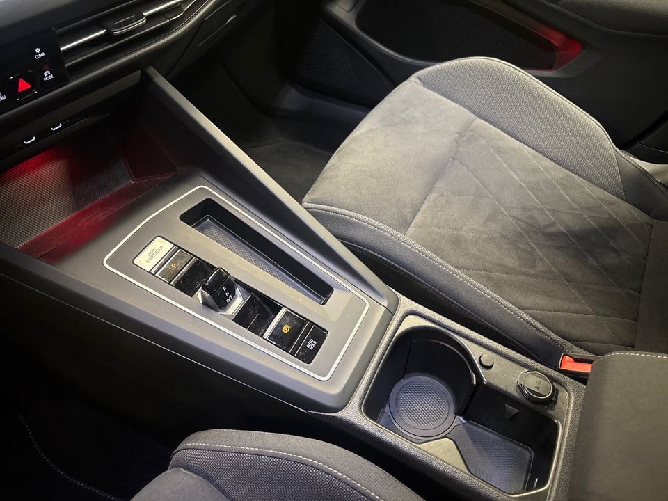 VW Golf VIII 1,4 eHybrid DSG 5d