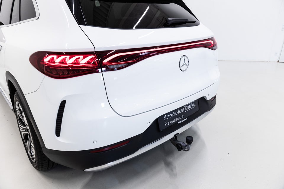 Mercedes EQE300 SUV Electric Art 5d