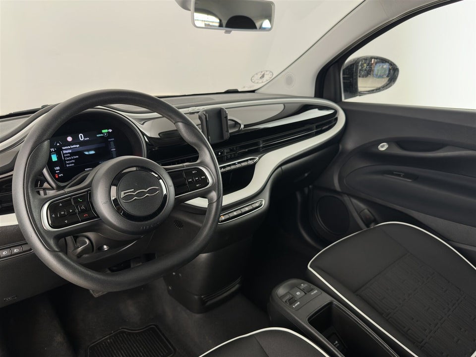 Fiat 500e 24 Action 3d