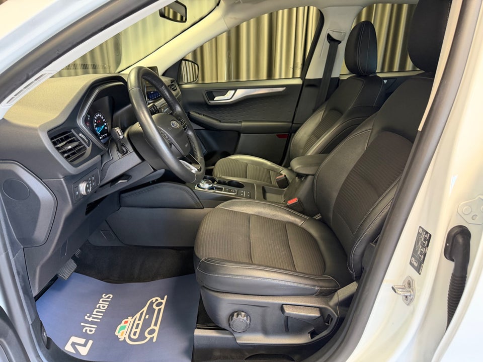 Ford Kuga 2,5 PHEV Titanium CVT 5d